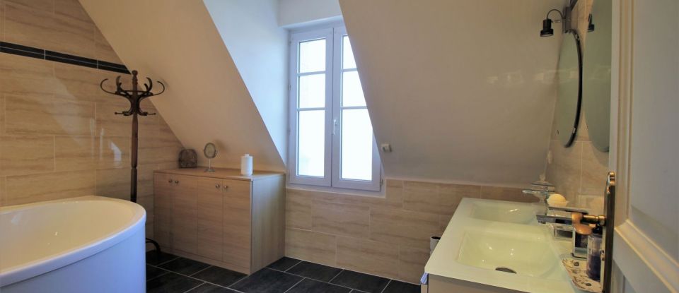 Maison 7 pièces de 238 m² à Villecresnes (94440)