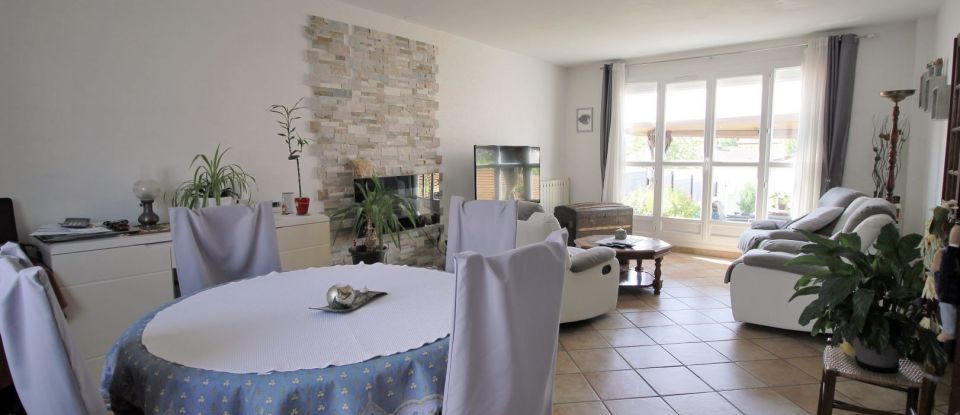 House 5 rooms of 93 m² in Boussy-Saint-Antoine (91800)