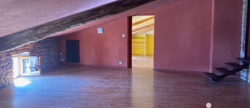 Maison de village 10 pièces de 256 m² à Saint-Marcel-d'Ardèche (07700)