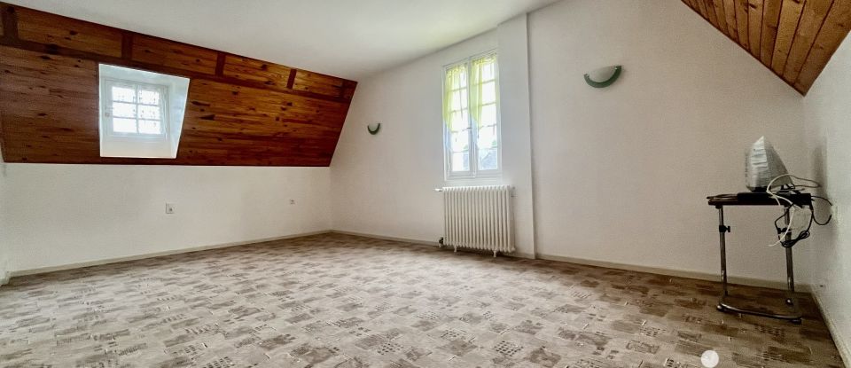 Traditional house 6 rooms of 109 m² in Guingamp (22200)