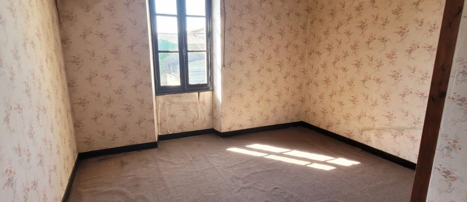 Village house 5 rooms of 151 m² in Cherves-Richemont (16370)