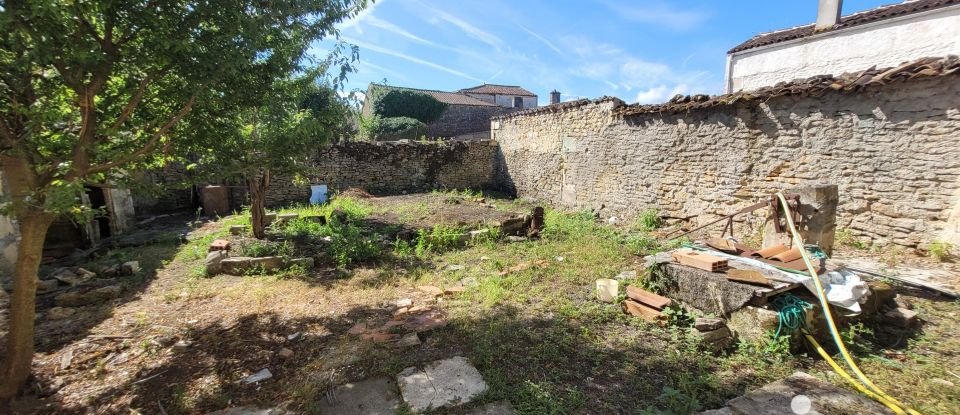 Village house 5 rooms of 151 m² in Cherves-Richemont (16370)