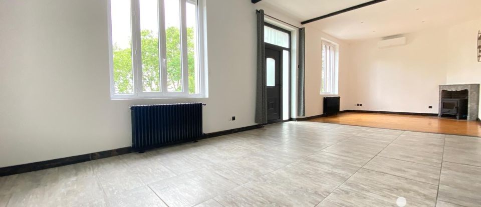 Maison traditionnelle 9 pièces de 123 m² à Paray-le-Monial (71600)