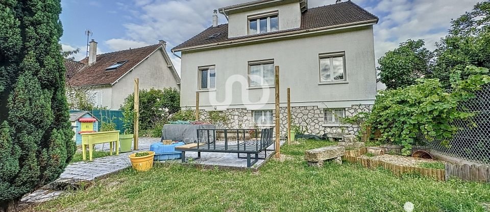 Maison 7 pièces de 156 m² à Dammarie-les-Lys (77190)