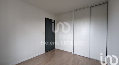 Apartment 3 rooms of 65 m² in Lens (62300)