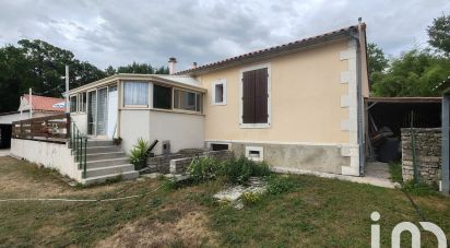 House 4 rooms of 145 m² in Sainte-Radégonde-des-Noyers (85450)