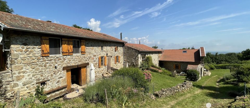 Maison traditionnelle 11 pièces de 380 m² à Préaux (07290)