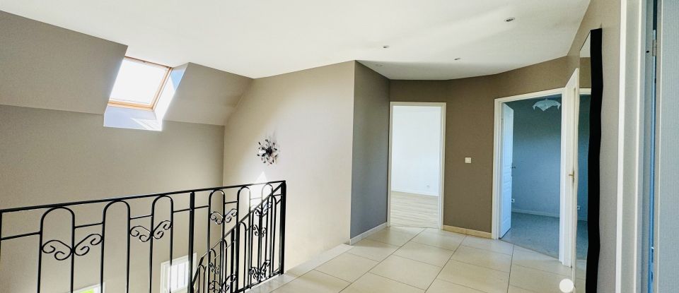 Maison 7 pièces de 195 m² à Plaisir (78370)