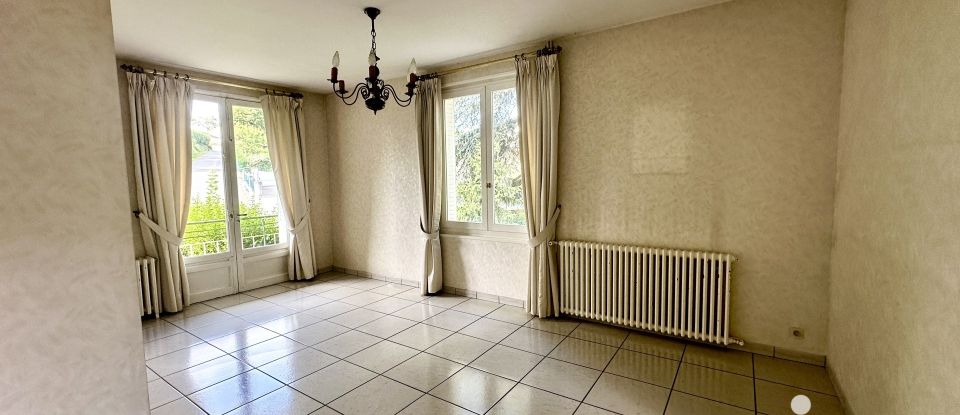 House 6 rooms of 153 m² in Saint-Héand (42570)