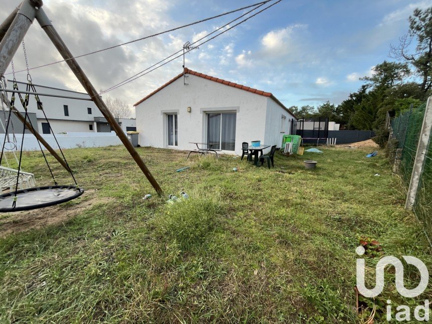 House 4 rooms of 80 m² in Saint-Jean-de-Monts (85160)