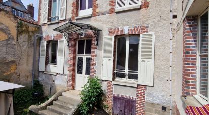 Mansion 8 rooms of 180 m² in Courtenay (45320)