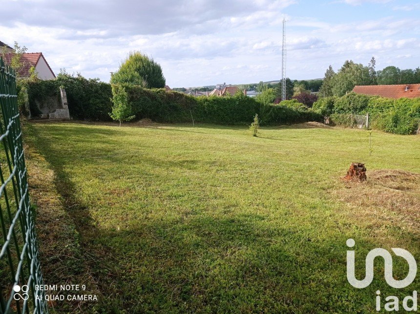 Land of 758 m² in Pont-sur-Yonne (89140)