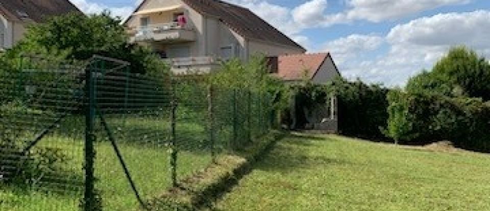 Land of 758 m² in Pont-sur-Yonne (89140)