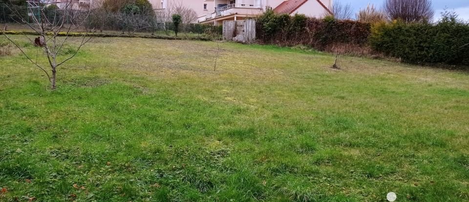 Land of 758 m² in Pont-sur-Yonne (89140)