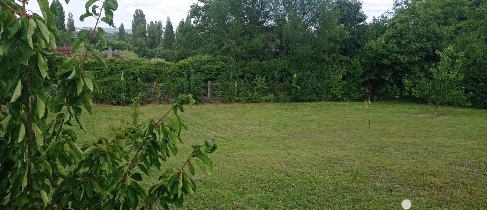 Land of 758 m² in Pont-sur-Yonne (89140)