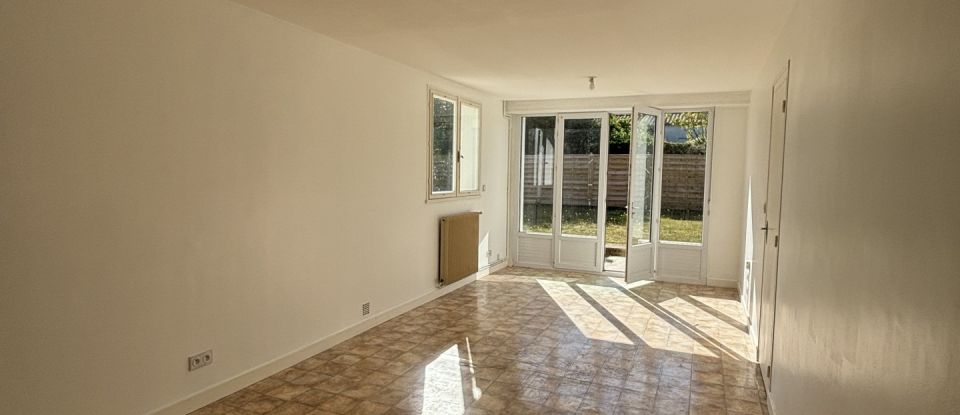 Town house 5 rooms of 88 m² in Tonnay-Charente (17430)