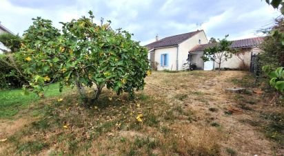 House 6 rooms of 130 m² in Braud-et-Saint-Louis (33820)