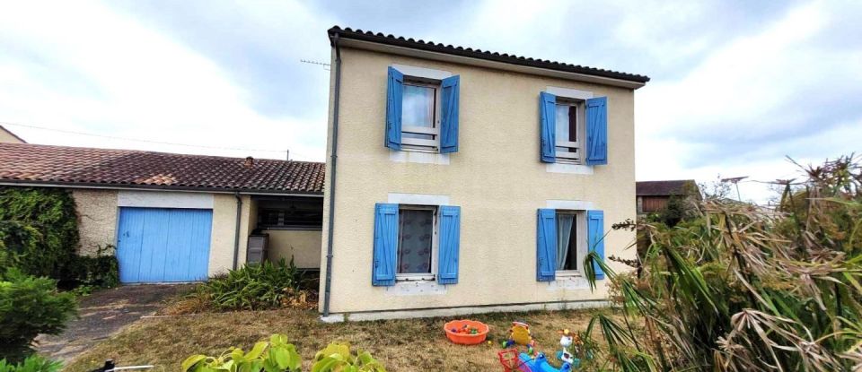 House 6 rooms of 130 m² in Braud-et-Saint-Louis (33820)