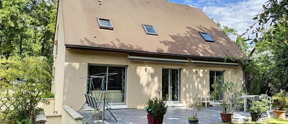 Maison 6 pièces de 153 m² à Lamorlaye (60260)