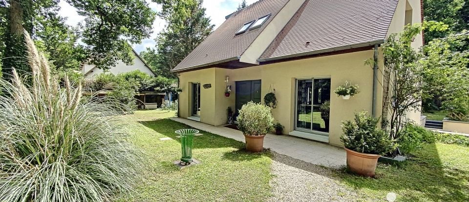 Maison 6 pièces de 153 m² à Lamorlaye (60260)