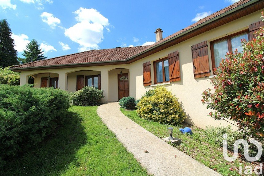 Pavilion 6 rooms of 140 m² in Bourganeuf (23400)