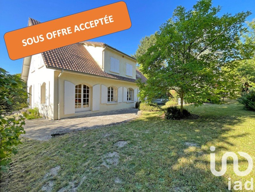 Traditional house 8 rooms of 190 m² in Gif-sur-Yvette (91190)