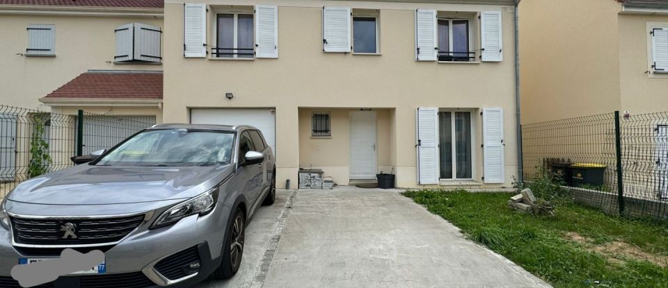 Maison 6 pièces de 120 m² à Vert-Saint-Denis (77240)