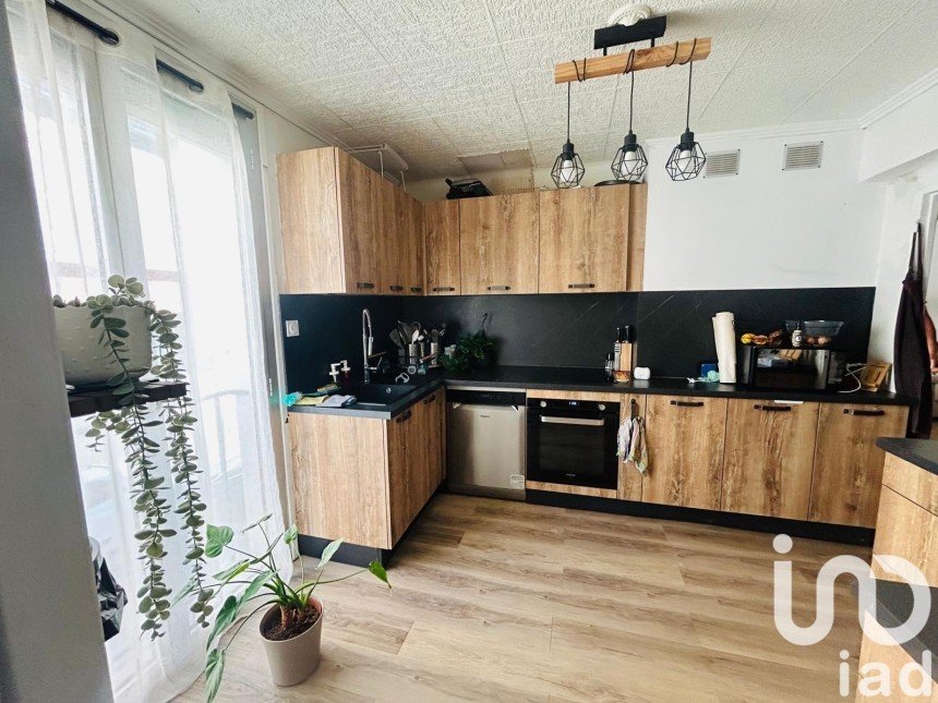 Appartement 4 pièces de 87 m² à Sète (34200)