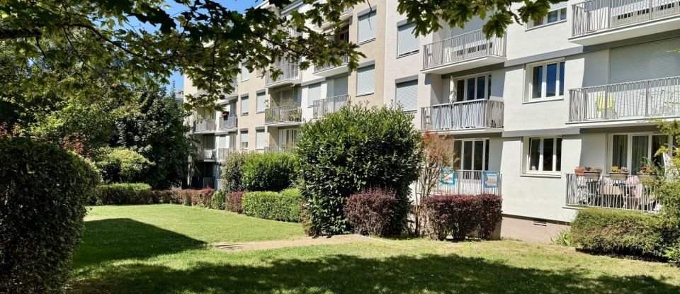 Apartment 4 rooms of 65 m² in Saint-Michel-sur-Orge (91240)