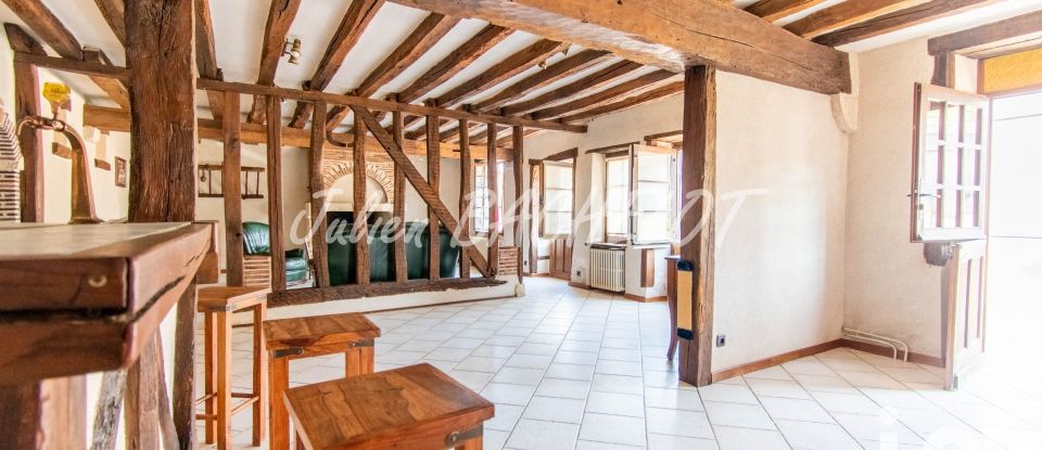 Village house 5 rooms of 144 m² in Herbault (41190)