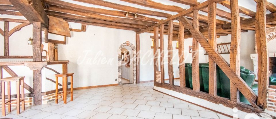 Village house 5 rooms of 144 m² in Herbault (41190)