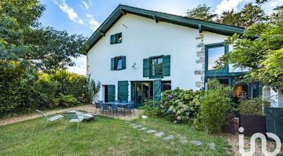 Mansion 10 rooms of 289 m² in Bassussarry (64200)