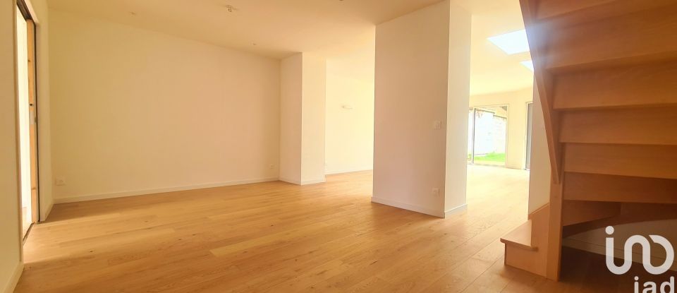 Maison 8 pièces de 190 m² à Hem (59510)