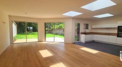 Maison 8 pièces de 190 m² à Hem (59510)