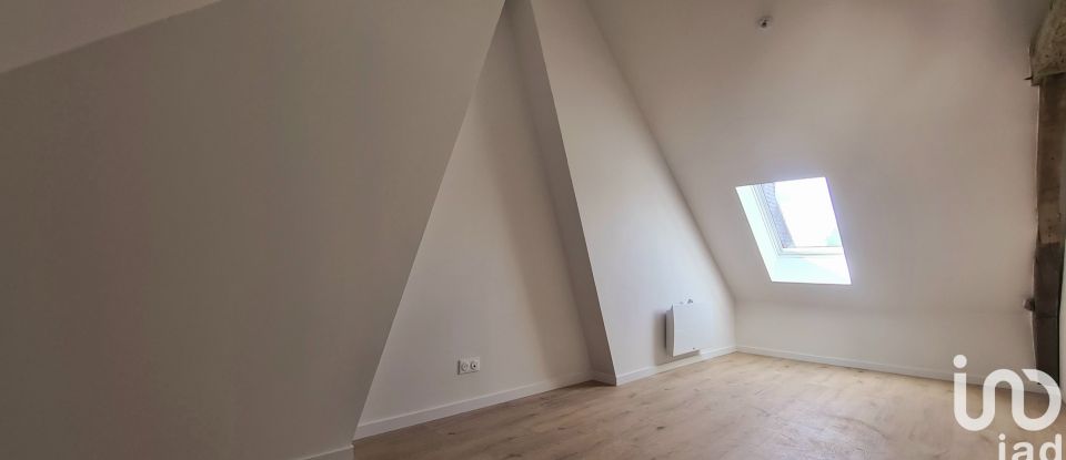 Maison 8 pièces de 190 m² à Hem (59510)