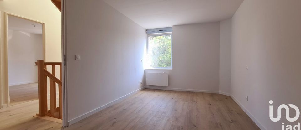 Maison 8 pièces de 190 m² à Hem (59510)