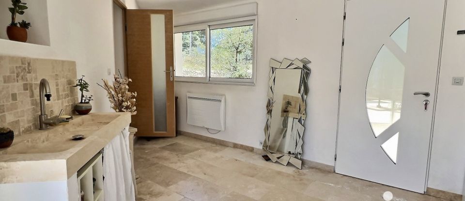 Maison 8 pièces de 200 m² à Jouques (13490)