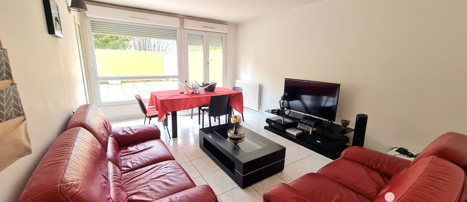 Apartment 3 rooms of 61 m² in Savigny-le-Temple (77176)