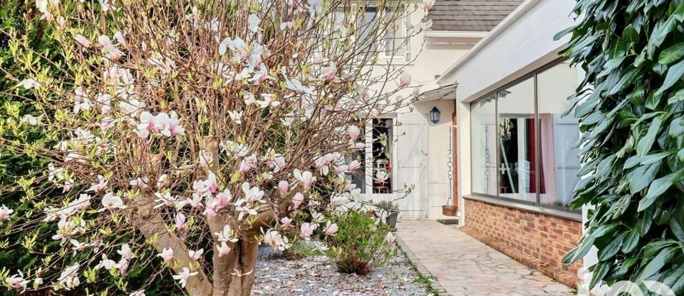 Maison d’architecte 8 pièces de 211 m² à Ozoir-la-Ferrière (77330)