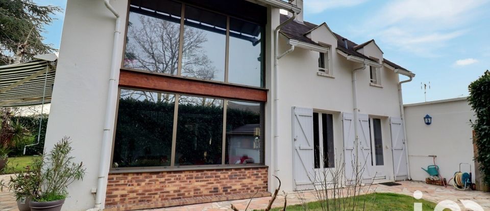 Maison d’architecte 8 pièces de 211 m² à Ozoir-la-Ferrière (77330)