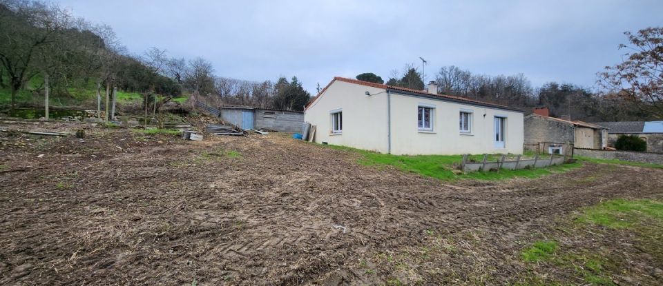 Maison 6 pièces de 95 m² à Thouars (79100)