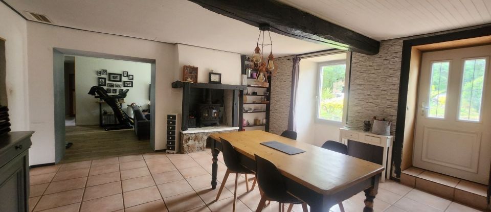 House 6 rooms of 137 m² in Glénay (79330)