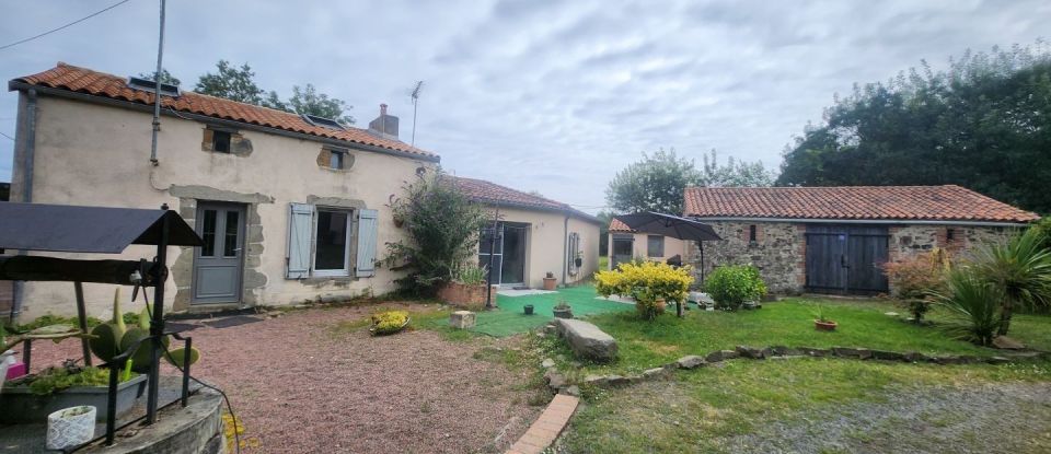 House 6 rooms of 137 m² in Glénay (79330)