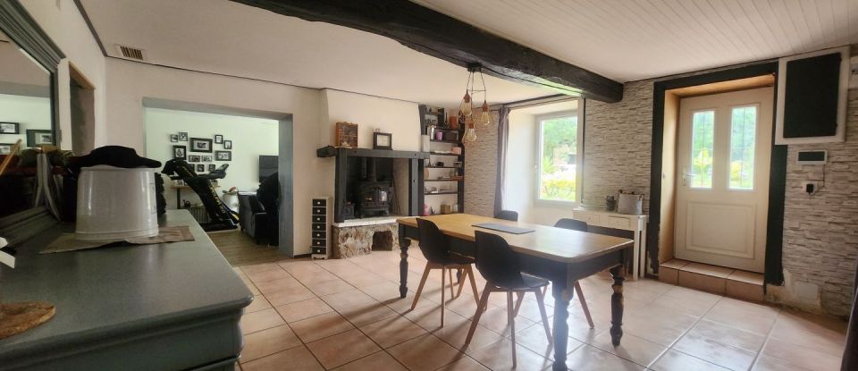 House 6 rooms of 137 m² in Glénay (79330)