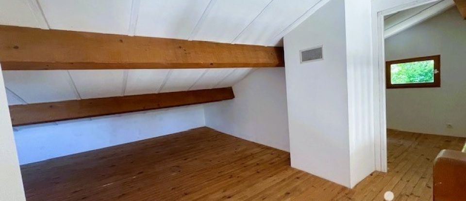 Maison de campagne 4 pièces de 140 m² à Eyzahut (26160)