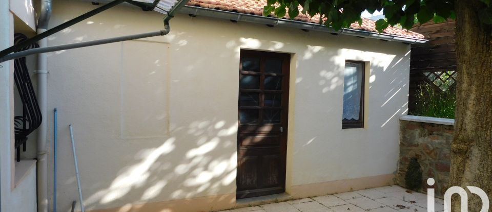 Maison traditionnelle 6 pièces de 92 m² à Montluçon (03100)