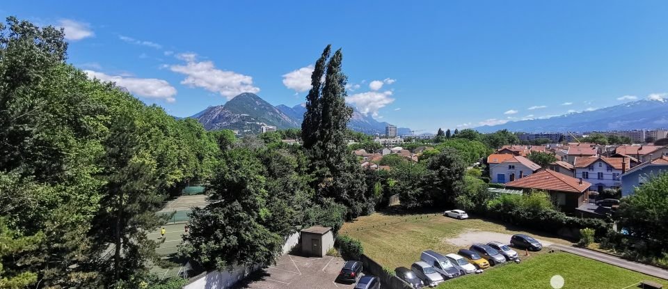 Apartment 3 rooms of 56 m² in Grenoble (38100)