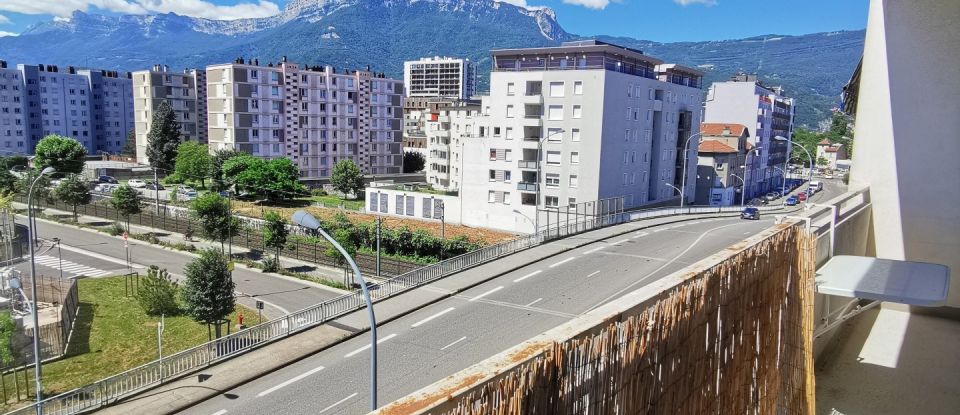 Apartment 3 rooms of 56 m² in Grenoble (38100)