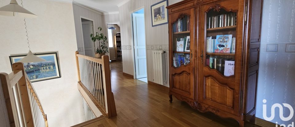 Traditional house 10 rooms of 252 m² in La Souterraine (23300)