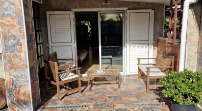 House 4 rooms of 107 m² in Saint-Benoît (97470)